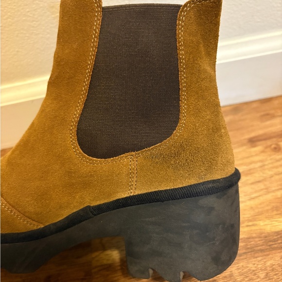 Fly London Tan Suede Chunky Heeled Chelsea Boots - Picture 8 of 11
